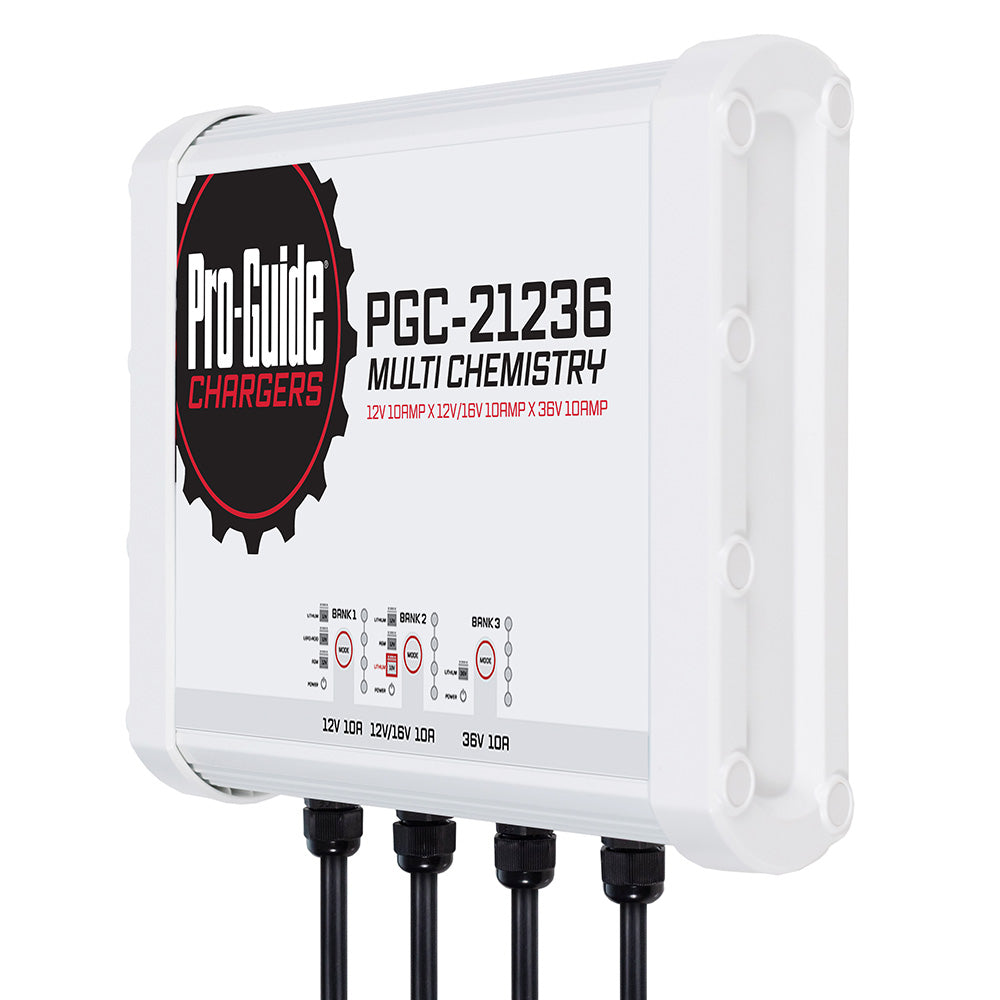 Cargador de baterías de a bordo Pro-Guide de 3 bancos - (1) 12V / (1) 12/16V / (1) 36V - 30 amperios