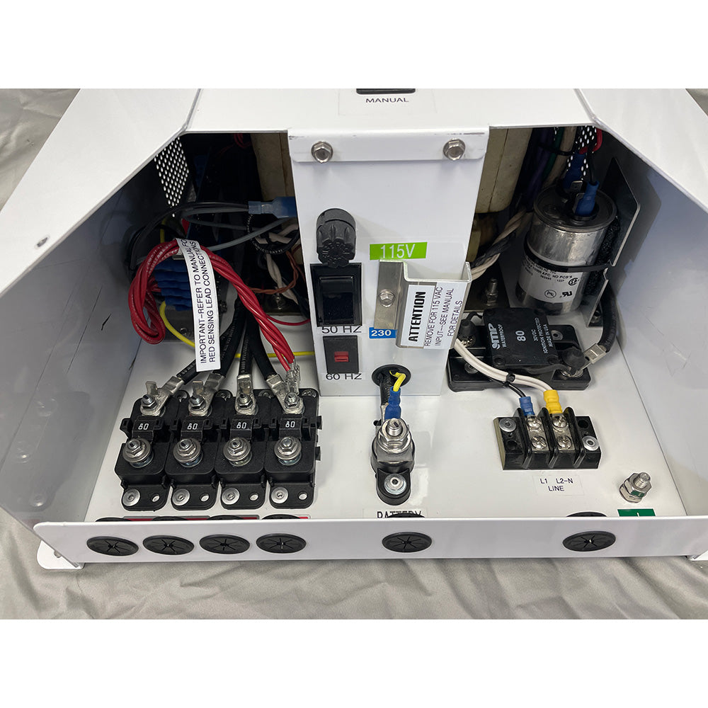 Cargador de baterías marino Sentry, entrada 115/230V, 24VCC - 60A - 3 bancos