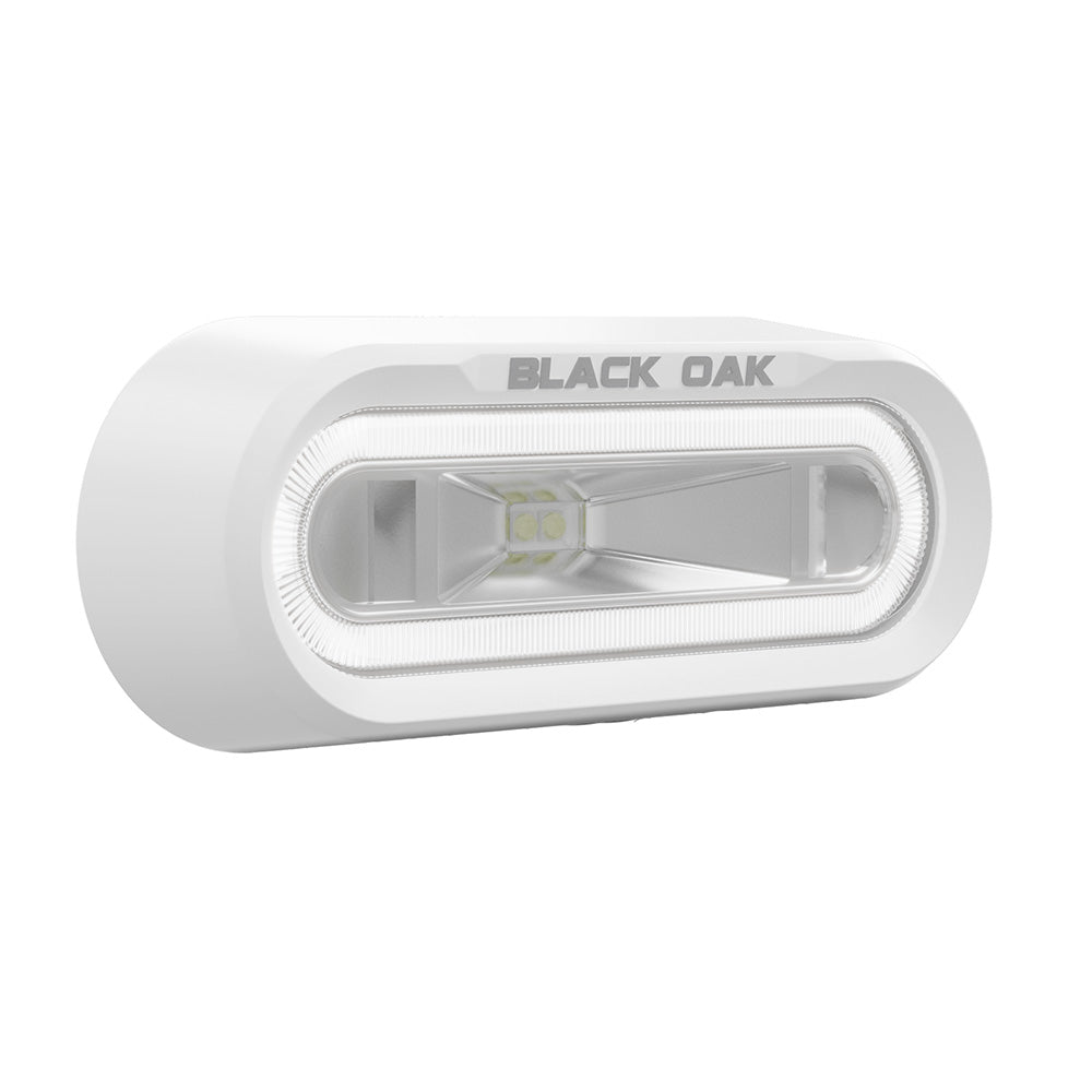 Luz de dispersión todoterreno Black Oak Low Pro™ - Montaje en soporte - Carcasa blanca - LED blanco