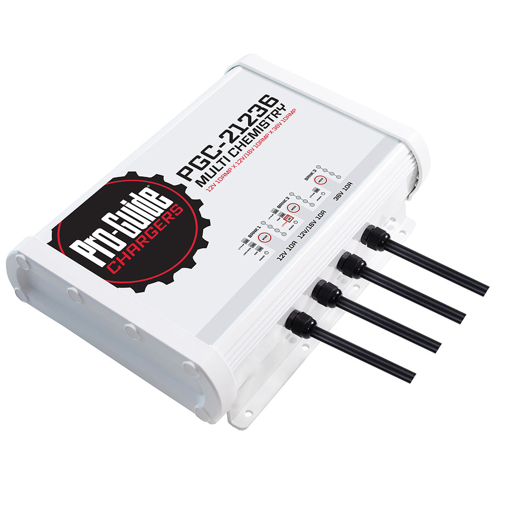 Cargador de baterías de a bordo Pro-Guide de 3 bancos - (1) 12V / (1) 12/16V / (1) 36V - 30 amperios