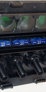 Panel de fusibles resistente al agua WeatherDeck de 8 posiciones Blue Sea 4308 - Gris
